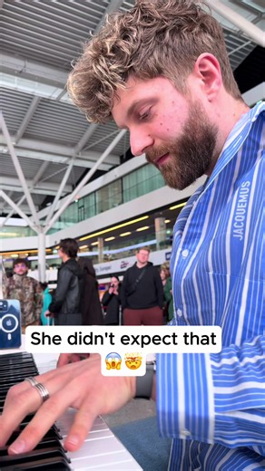Daylight by David Kushner — impromptu duet at airport piano