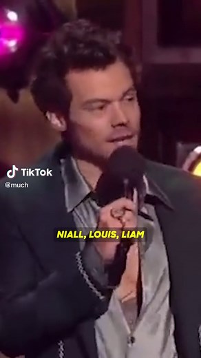 Harry Styles Thanks One Direction Members at BRITs Awards