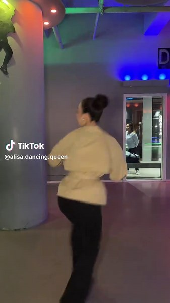 Lunatix Dance Trends with Emre: Join the Fun!