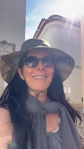 Pedro Cardoso em “O Recém-nascido” — Porto 🇵🇹 “Quem se lembra do próprio nascimento? Ninguém. Mas ele lembra!” Em seu novo espetáculo, Pedro Cardoso reflete — com humor, ironia e poesia — sobre a vida, o tempo e o caos do mundo moderno. Depois do sucesso em São Paulo e de conquistar o Prêmio PRIO do Humor de melhor texto de comédia, o ator chega a Porto para uma apresentação única que promete risadas e boas reflexões. 📍 Teatro Sá da Bandeira – Porto 📅 8 de dezembro 🕘 21h 🎟️ Garanta já o se