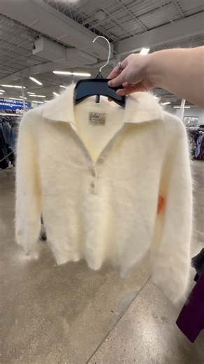 Jackie 癩 on Instagram: "The French angora sweater "