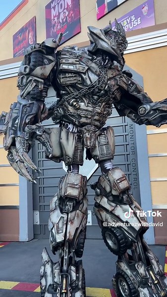 Megatron Roasts Influencers at Universal Studios