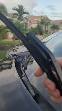 How to replace windshield wipers of Jeep Grand Cherokee L 2021