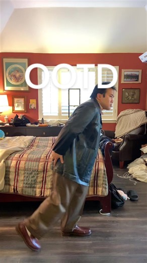 Whoever donated this Leonardo Made in Italy leather jacket size 52 that perfectly fit my shoulders and left the leather supple, I'd like to throw it back for you to start the new year