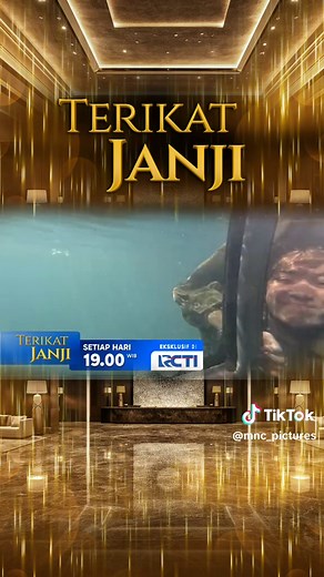 Sena harus menghadapi rencana jahat Dipa yang nyaris merenggut nyawanya. Di sisi lain, Davina rela mempertaruhkan nyawanya demi menyelamatkan Sena! 😱 Akankah mereka berhasil selamat? 👀 Saksikan Terikat Janji setiap hari 19.00 WIB hanya di RCTI!