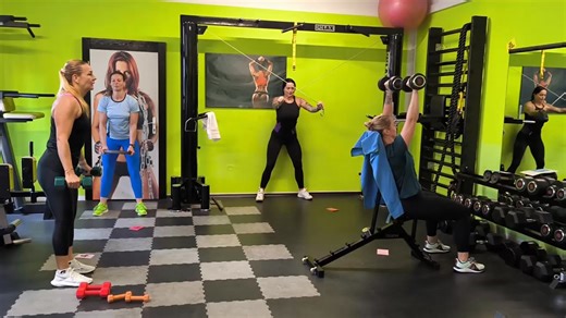 🎉 NOVOROČNÍ START VE FITNESS STUDIU BESEDA 🎉 Začněte nový rok pohybem, který vás bude bavit 💪 Čeká vás posilovna se stroji LAX, oblíbené skupinové lekce (Pump, Kruhový trénink, Total Body, Gymstick, Indoor Cycling, jóga) i osobní tréninky. 👵🧓 Nově také cvičení pro 50 – bezpečně, šetrně a s úsměvem. ✨ Vykročte do nového roku zdravě a s energií. veškeré info najdete na našich stránkách - beseda-fitness.cz | FITNESS STUDIO BESEDA