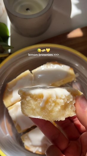 Delicious Lemon Brownies Recipe for Spring | Easy and Tasty Treat