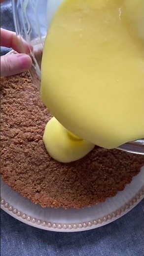 Lemon meringue tart