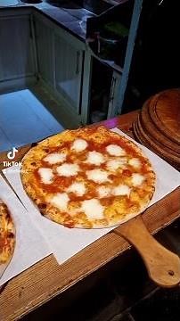 أخيرا جربت كايروما 😍 CaiRoma 🍝🍕 🇮🇹 #shorts