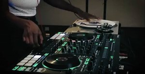 212K views · 2.3K reactions | DJ Diamond Kuts showing us how the...
