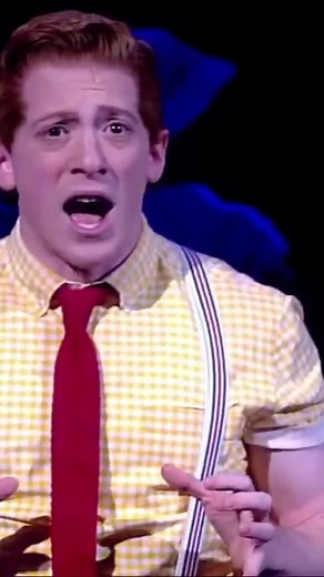 #EthanSlater sings #SimpleSponge from #SpongeBobSquarepants the #Musical. I saw the tour right befor shutdown in 2020 #Broadway #ChimeHasYourBack