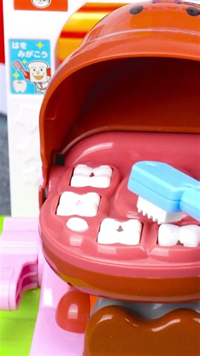 Satisfying Miniature: 美品 アンパンマンおしゃべりはいしゃさん 歯がくるりんでピッカピカ！#toys #satisfying #unboxing