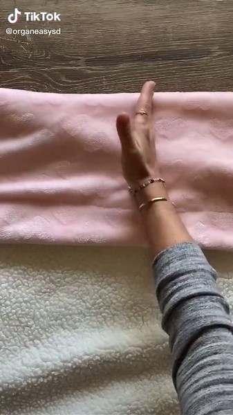 Easy Way to Fold a Fluffy Infant Blanket | Baby Blanket Folding Ideas