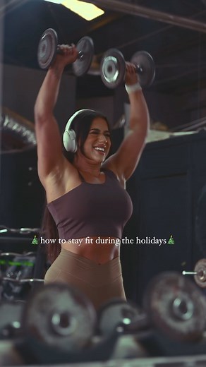 Julia Rene IFBB PRO » Women’s Fat Loss Coach on Instagram: "Top 3 tips for staying fit for the holidays with @megafitmeals tips below⬇️ 1. Stick to a routine the best you can: -most of the population thrives off routine so when your routine is all out of whack which can happen during the holidays, it can make it more difficult to stick with your goals. Wherever you end up for the holidays create a new routine for your new environment. 2. Follow the 80/20 rule: -this means 80% of your food comes