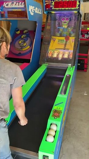 "Dunk-n'-Alien!" Skee-Ball Arcade Game