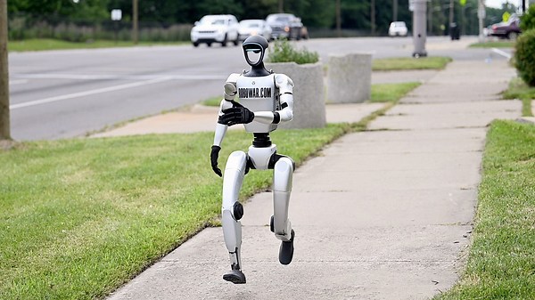 Interactive Combat League brings robotic gladiator fighting to Seven Mile