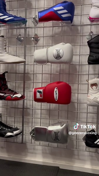 Is there such thing as TOO MANY options? 🥶 If you’re looking for a knockout combo then we’ve got you covered! #Showroom #BoxingGloves #BoxingBoots #BoxingCombo #MatchUp #FYP #ForYou #BoxingStore #BoxingTraining #BoxingEquipment #Boxeo #Boxen #Boxing #PrepareToFight #Geezers #GeezersBoxing