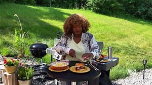 327K views · 981 reactions | Up your grill game with Sunny Anderson's meatloaf burgers! Pro tip: Top it with crispy potato chips, Bobby Flay style!  #TheKitchen > Saturdays at 11a|10c Get the recipe: https://foodtv.com/2YFRZp1 | Food Network | Facebook