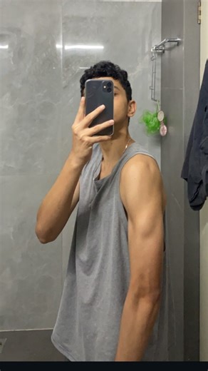 Ved_Chopdekar on Instagram: "I built my back by keeping things simple and effective. Barbell rows, Keenan flaps, single-arm rows, and back extensions formed the foundation of my training. I don’t do everything in one session—I rotate these movements on alternate days to manage recovery and maintain quality in every rep. This approach helped me improve thickness, strength, and overall back development. If you want real progress, understand that exercise selection matters more than doing endless v