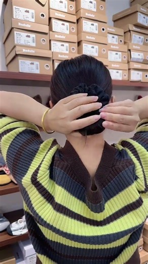 Sleek Low Ball Updo Tutorial: Master the Art of Hair Tying