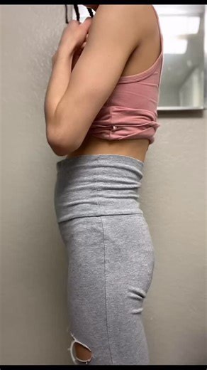 Ajiiaaa on Instagram: "I was 95lbs my entire adulthood, then i had my second kid and started drinking wine and got up to 130🤣i got pregnant again and now im going back to factory mode cause im 112lbs and im due next month😩lost all my ahh, and chubby face (which im totally fine with!) im excited to see what I’m gonna look like after baby #3 👀 it’s crazy how much a woman’s body changes😅"