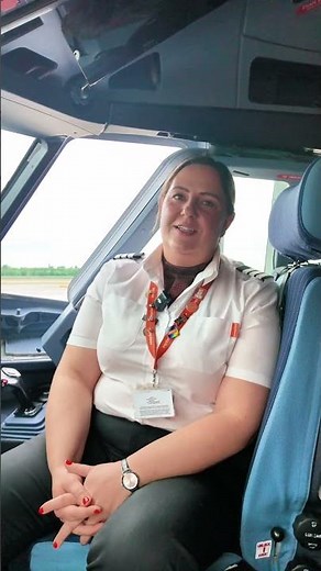 Some people have their best chats while cruising at 10,000ft ✈️ #easyJet #Aviation #AVGeek #Pilot