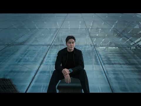 GEORGE RUSSELL AND IWC TEAM UP TO DESIGN TWO LIMITED EDITIONS IN THE DRIVER’S SIGNATURE BLUE