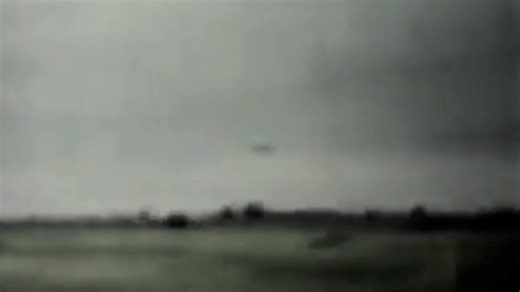 #UFO 🔻 1949 footage shows object demonstrating positive lift & instantaneous acceleration over the Catalina Islands, California in the US. - Footage originally disclosed on Sci-Fi Channel documentary 'UFOs above and beyond' in December 1997. | UFO - SlowXposure