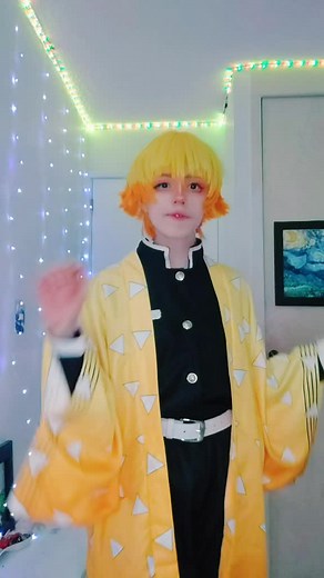 Zenitsu Agatsuma Cosplay Showcase