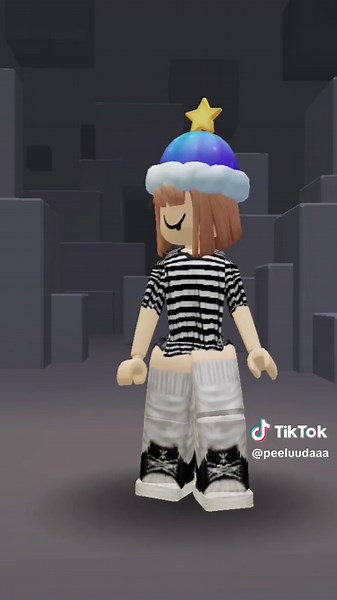 dibujando el avatar de una chica#roblox#flyppp#apoyoo