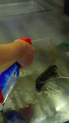 🧑‍🍳Why Chefs Use 🧊Ice Cubes to Clean Flat Top Griddles