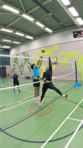 POWER LIFT! 🦊 #volleyball #volleyballplayer #volleyballworld