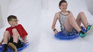 Zoo exhibit keeps kids cool, teaches them how animals cope