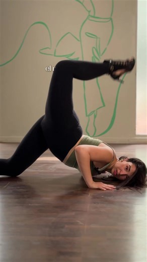 Esto es lo que casi nadie te muestra 👀 Si querés formarte como bailarina y futura instructora de Heels certificada, tocá el link en mi perfil y postulate ✨ . . . #dance #baile #bailarina #heels #femme #femmefatale #dancer #tacones #academia #heelsdancer #femmedance #danceturorial #academiaonline #clasesonline