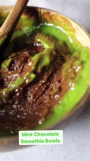 Let’s make Mint Chocolate Smoothie Bowls! #vegan #nicecream #fyp #foryou #smoothiebowl #banana #chocolate