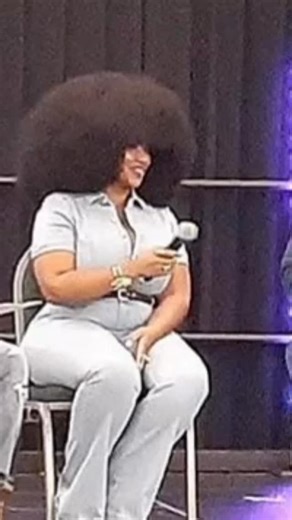 Aevin Dugas on Instagram: "I adore big hair but absolutely fan girl over an #afro no matter what the size!! Afro: a spherical shaped hairstyle formed from textured hair My hair has grown out quite a bit so I can’t get it as round as I used to. Believe it or not, having a large Afro isn’t about long or big hair. There also has to be layers for your hair to sit up like that!!!! Now that I can actually GET A HAIRCUT I’m in between getting layers for a fro OR seeing how long I can grow it since this