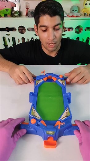 ‎هاژ وحید‎ on Instagram‎: "آخه کی فکرشو میکرد اینجوری بشه؟ عجب مسابقه حساسی شد بین من و خانومم... ‌ ‌ ‌ #بارسلونا #بارسا #رئال #رئال_مادرید #مسابقه"‎