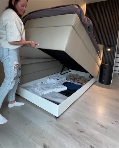 Konfiguriere dein Boxspringbett mit wenigen Klicks und lass es dir kostenlos nach Hause liefern. Lass deiner Kreativität freien Lauf mit Tausenden von Optionen, die genau zu deinem Schlafzimmer passen. | Mozart Bett