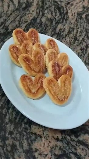 Layers of precision, patience, and pure skill. Chef Harmanpreet Bhatia demonstrates the art of Puff Pastry and Palmiers, where technique meets texture and timing makes all the difference. A masterclass in baking fundamentals and finesse. 🥐✨ | IHM Gurdaspur