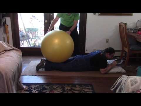 Roll therapy ball: Core progression