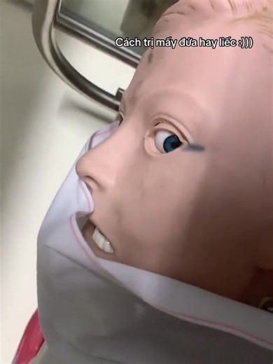 Cách trị mấy đứa hay liếc hiệu quả