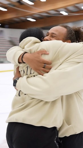 One of many candid and beautiful moments from our week at @theartofperformance. I still don’t have all of the words to describe the magic that we all shared together but it feels like my heart grew three sizes 🤍 There is power in safe connection and shared vulnerability. • Videographer | @oniceperspectives | Elladj Balde
