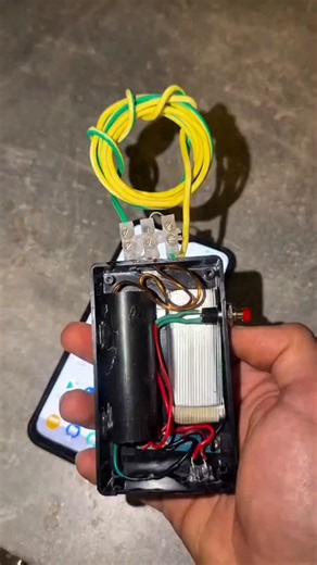 Faqeer Ahmad | Tech Creator | Display Greenline Issue 🤯 | How to Fix Display Greenline Problem 😱🔥 . . . . . Tech, mobile, phone, samsung, iphone, android,... | Instagram