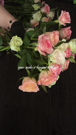 Come make a dreamy pastel- inspired bouquet with me Asmr with some toddler chaos included 😂💕🧡 #florist #flowers #flowertiktok #bouquet #luxuryflowers #rose #fyp