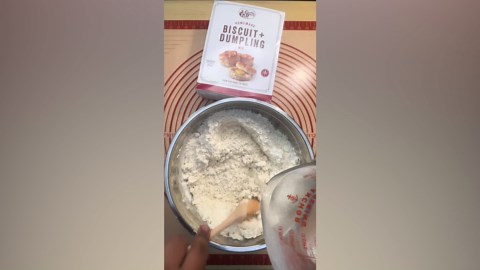 How to Make Bacon and Egg Biscuit Sandwich