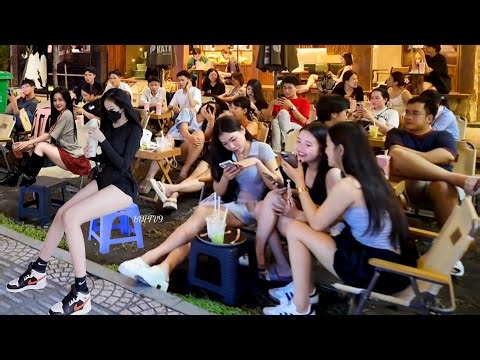 Vietnam Saigon Hochiminh City Nightlife: SoMany Pretty Ladies! Street Scene After Dark