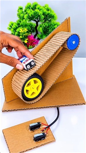 DIY Escalator working model with dcmotor* scienceproject #schoolproject #project #tech #dcmotor #diy