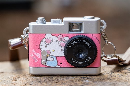 Review: The Hello Kitty rangefinder is a camera you'll hate to love