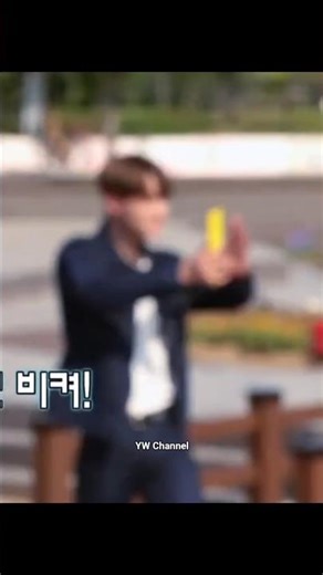 the charm of the yellow comb😎 #jeno #nctdream