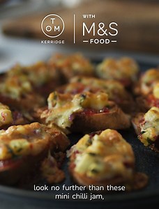 With hosting season fast approaching (or already begun for some!), we're obsessed with Tom Kerridge's mini cheese, pineapple and chilli jam toasties. 😍 A twist on the classic cheese and pineapple on a stick you probably grew up eating at parties, they're guaranteed to impress if you serve these at your next festive gathering. 🙌 Crusty M&S Collection Baguette slices get topped with red chilli chutney, sweet and juicy pineapple, and, of course, plenty of melted cheese. 🌶🧀🤤 Grab all the ingred